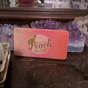 Too Faced Glow pallet